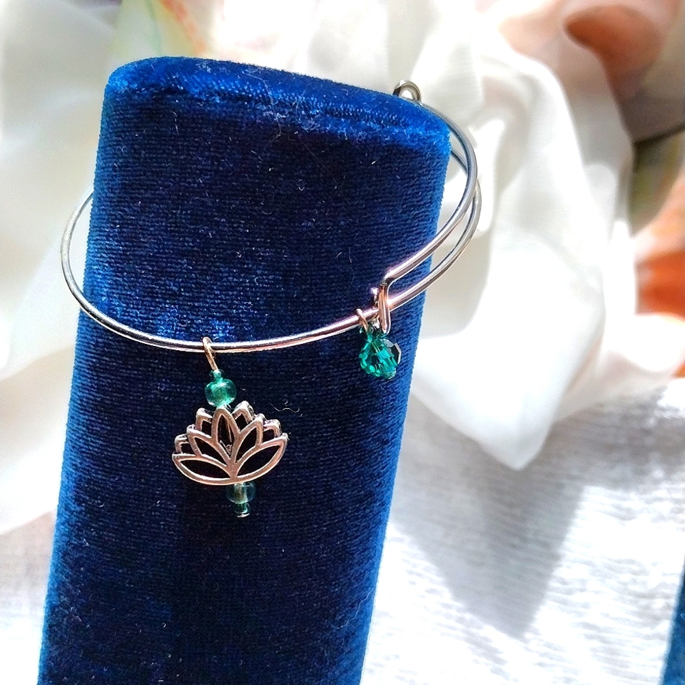 NWOT Bracelet with Lotus Charm